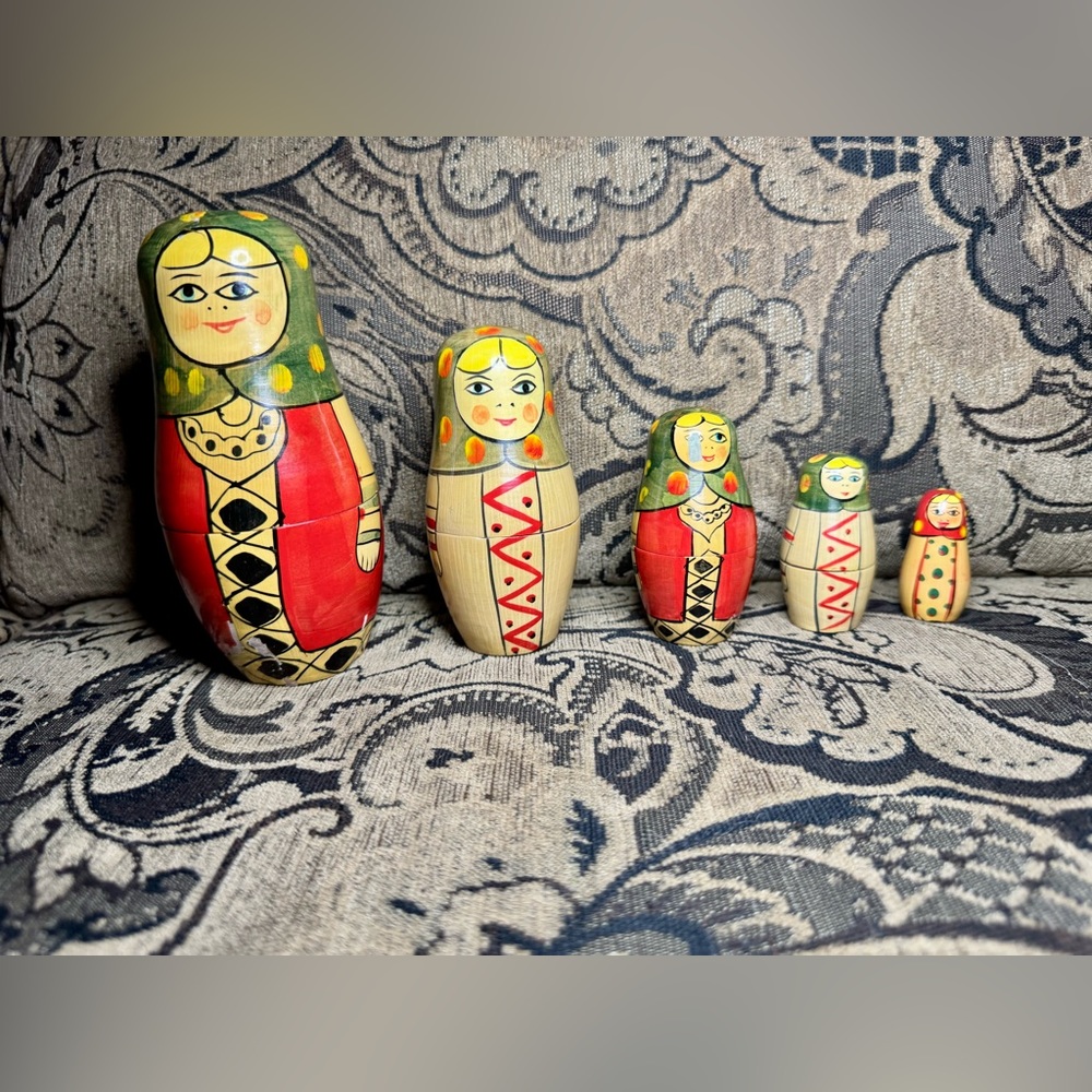 90’s Vintage Hand Painted Vibrant Red and Green Nesting Dolls Set